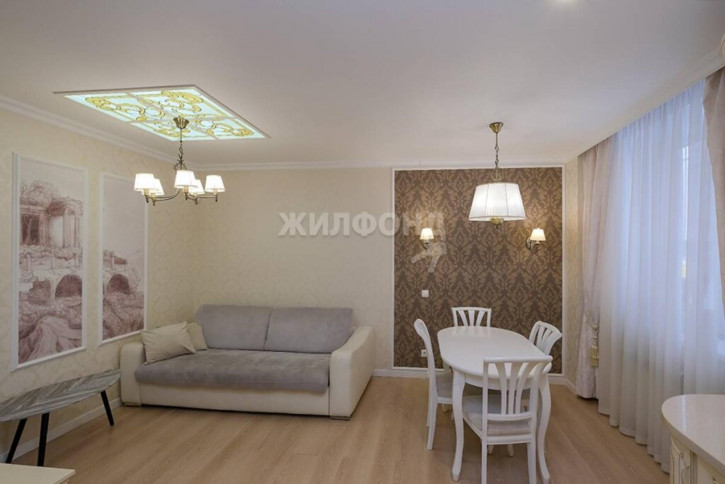 3-комн студия 6-й микрорайон, 25