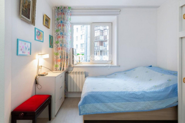 4-комн квартира Октябрьская, 49