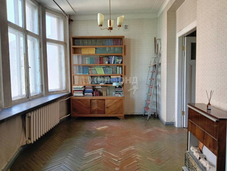 3-комн квартира Красный проспект, 16