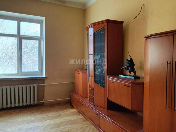 3-комн квартира Красный проспект, 16