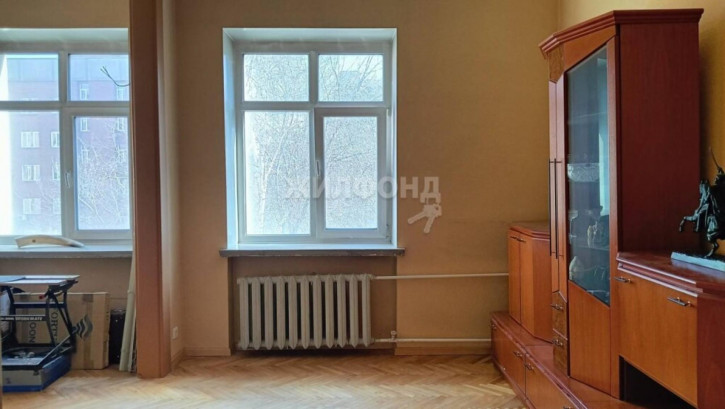 3-комн квартира Красный проспект, 16