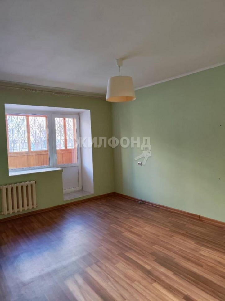 4-комн квартира Троллейная, 9