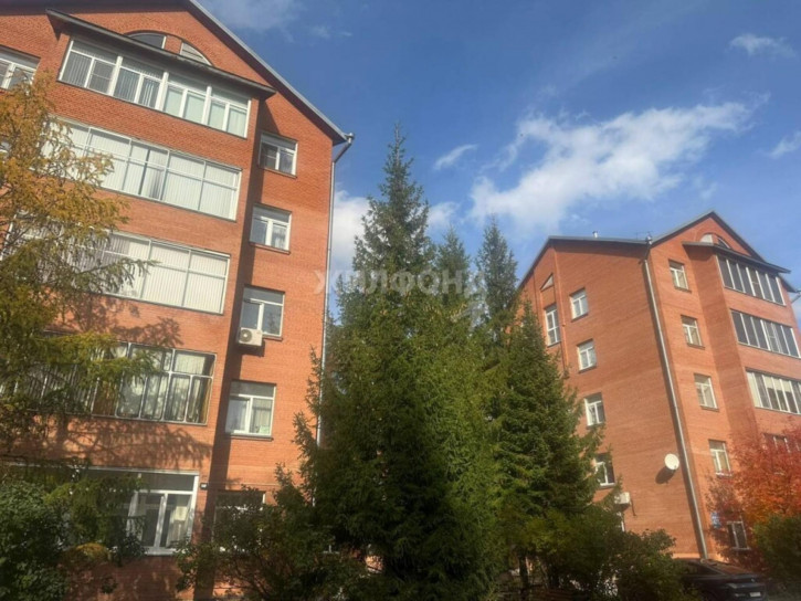 6-комн квартира 2-й микрорайон, 224