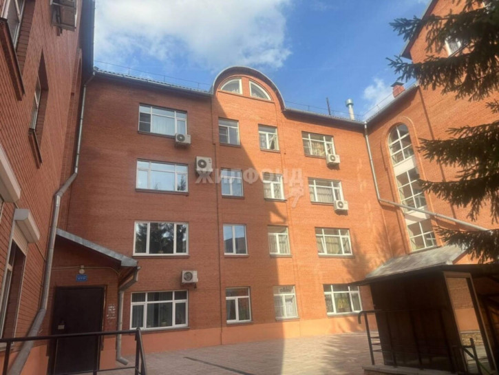 6-комн квартира 2-й микрорайон, 224