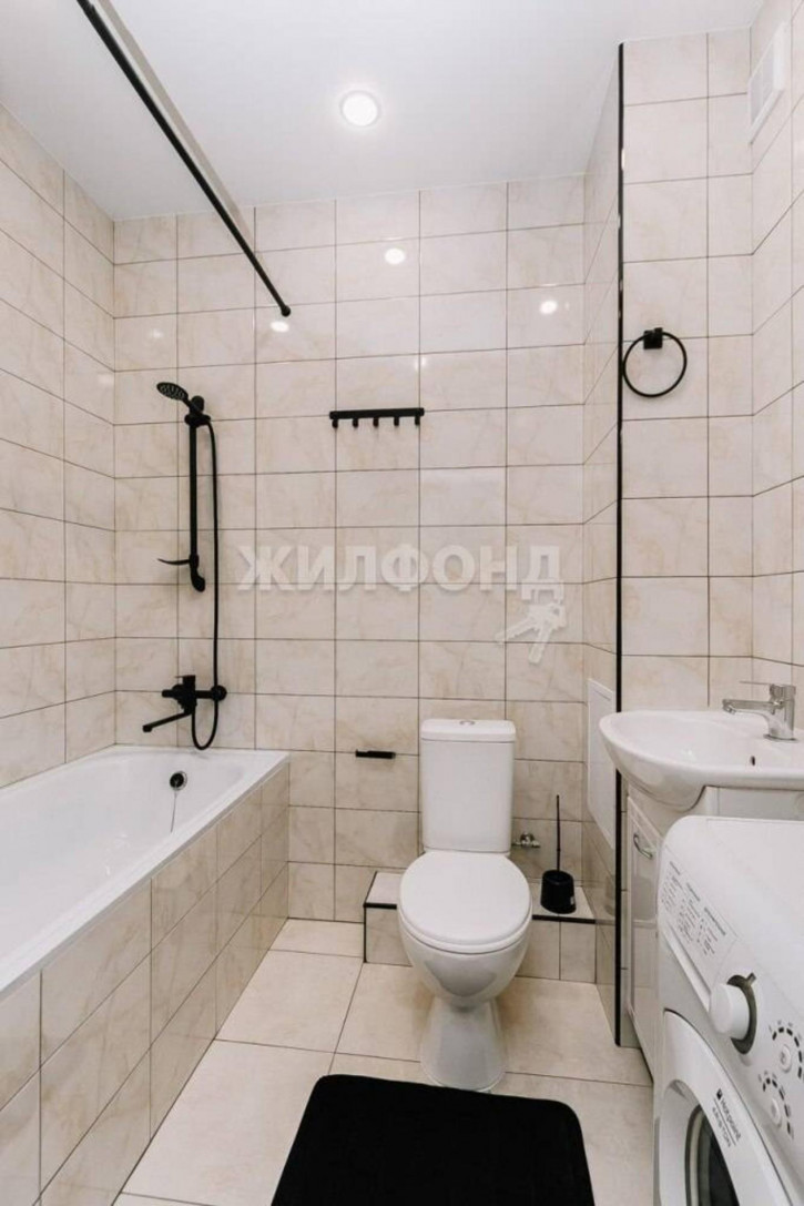 1-комн квартира Виктора Уса, 1/2
