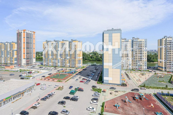 2-комн квартира Междуреченская, 3