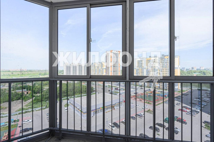 2-комн квартира Междуреченская, 3