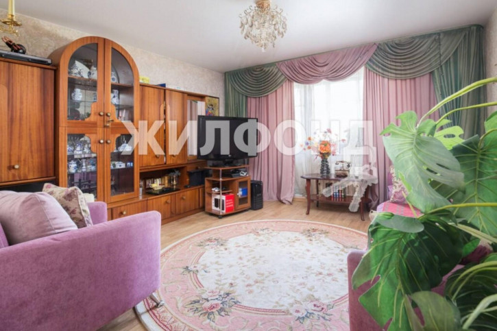 2-комн квартира Депутатская, 58