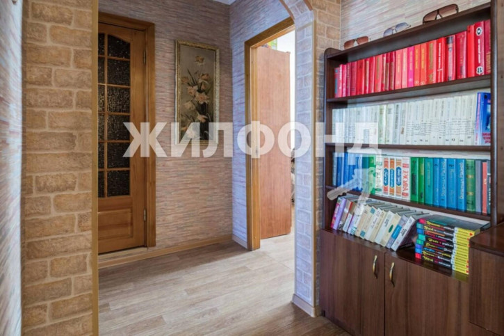2-комн квартира Депутатская, 58
