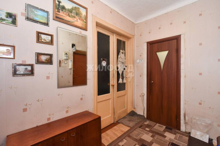 2-комн квартира Народная, 61