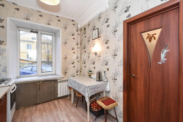 2-комн квартира Народная, 61