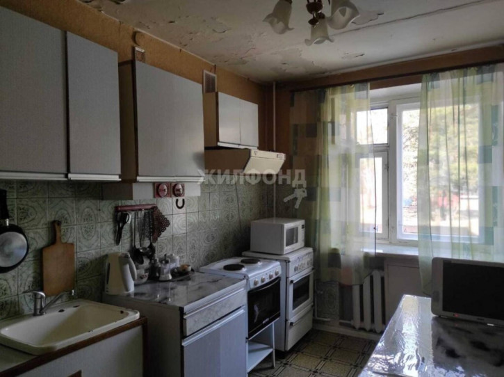Комната Газонная, 1 Б