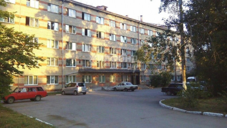 Комната Боровая, 100