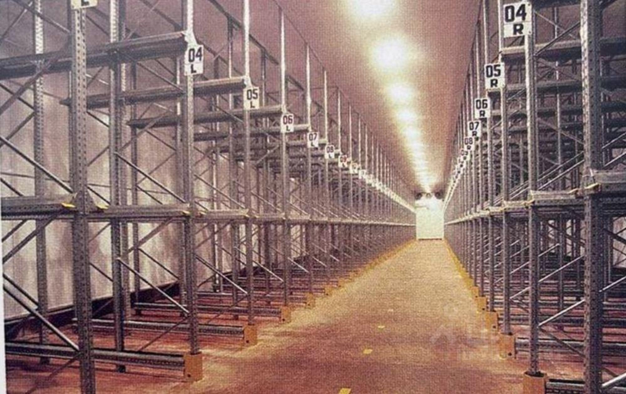Купить складское помещение за 29 905 800 рублей на проспект Васильева, 92