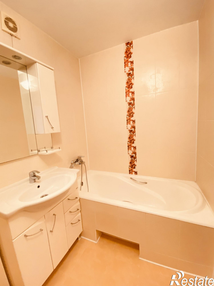 2-комн квартира микрорайон Берёзово,Анникова улица,8