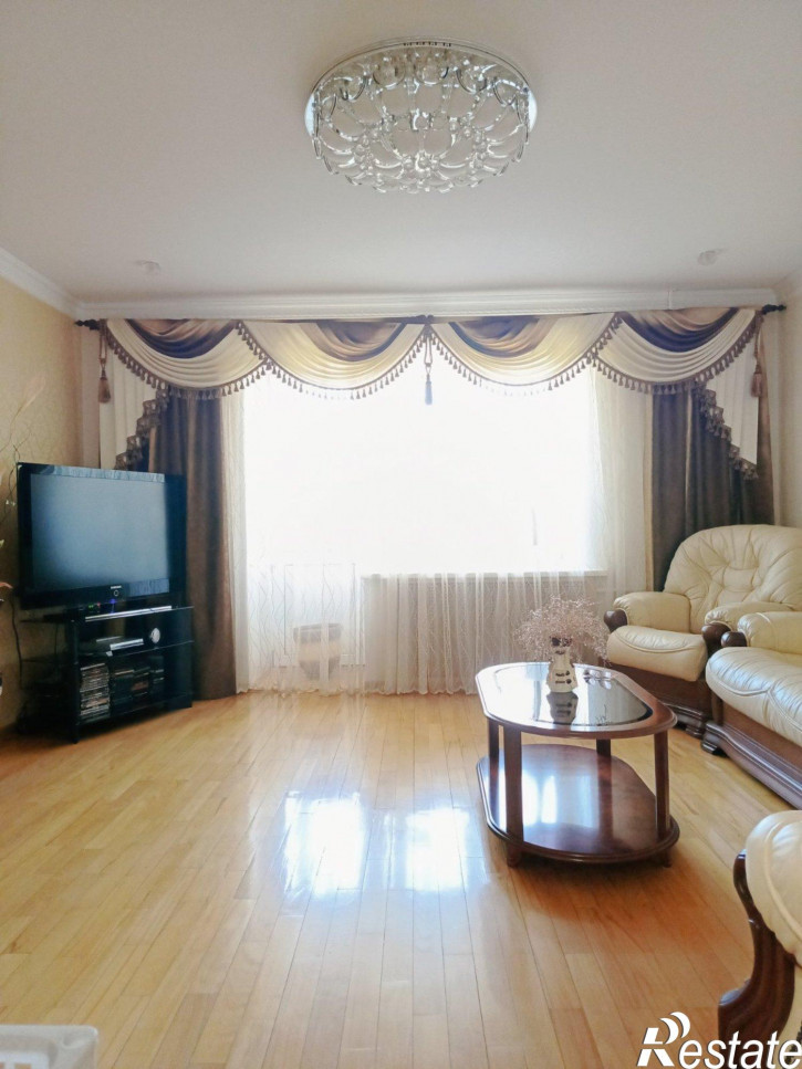 3-комн квартира Лебедева улица,59