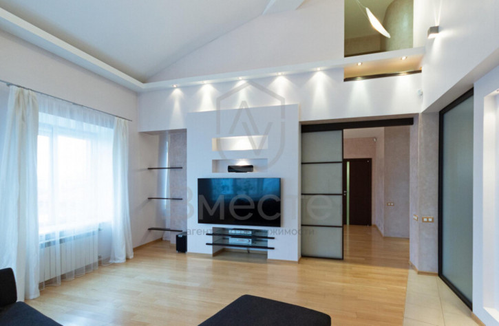 6-комн квартира Максима Горького, 86