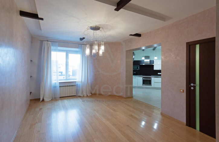 6-комн квартира Максима Горького, 86