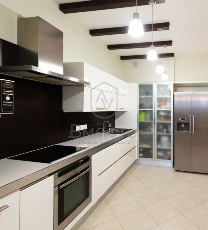 6-комн квартира Максима Горького, 86