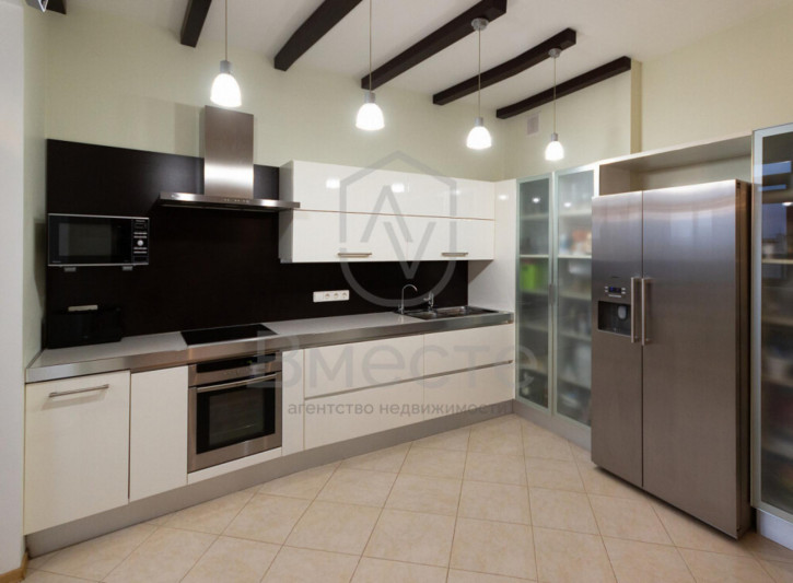 6-комн квартира Максима Горького, 86