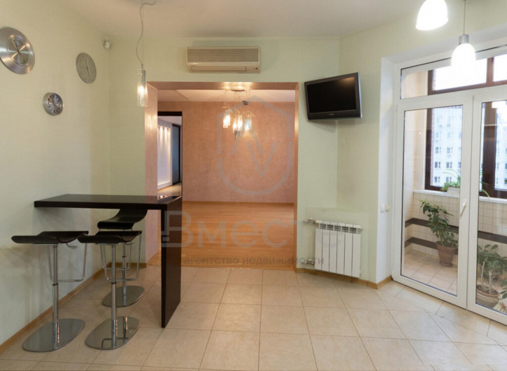 6-комн квартира Максима Горького, 86