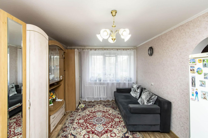 2-комн квартира Республики, 218