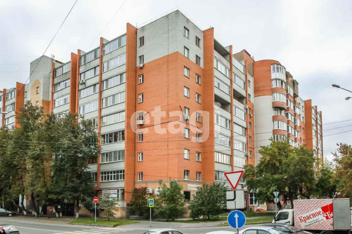 2-комн квартира Максима Горького, 3