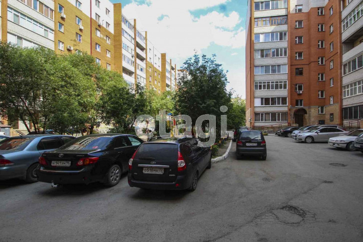 2-комн квартира Максима Горького, 3