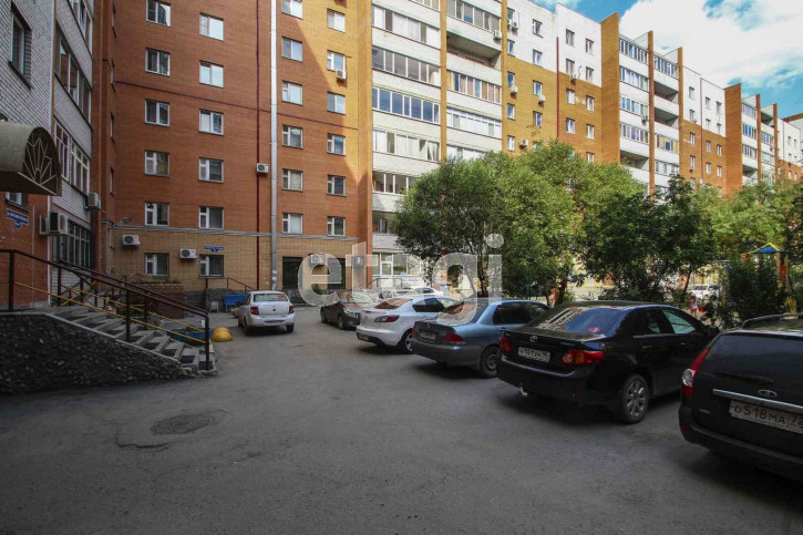 2-комн квартира Максима Горького, 3