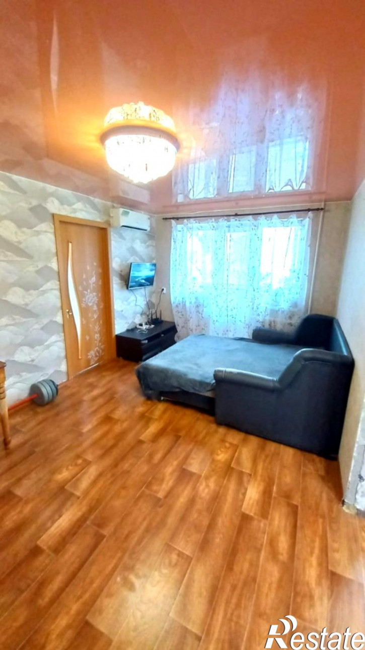 2-комн квартира Россия,  г. Комсомольск-на-Амуре, пр-кт. Октябрьский, д. 40