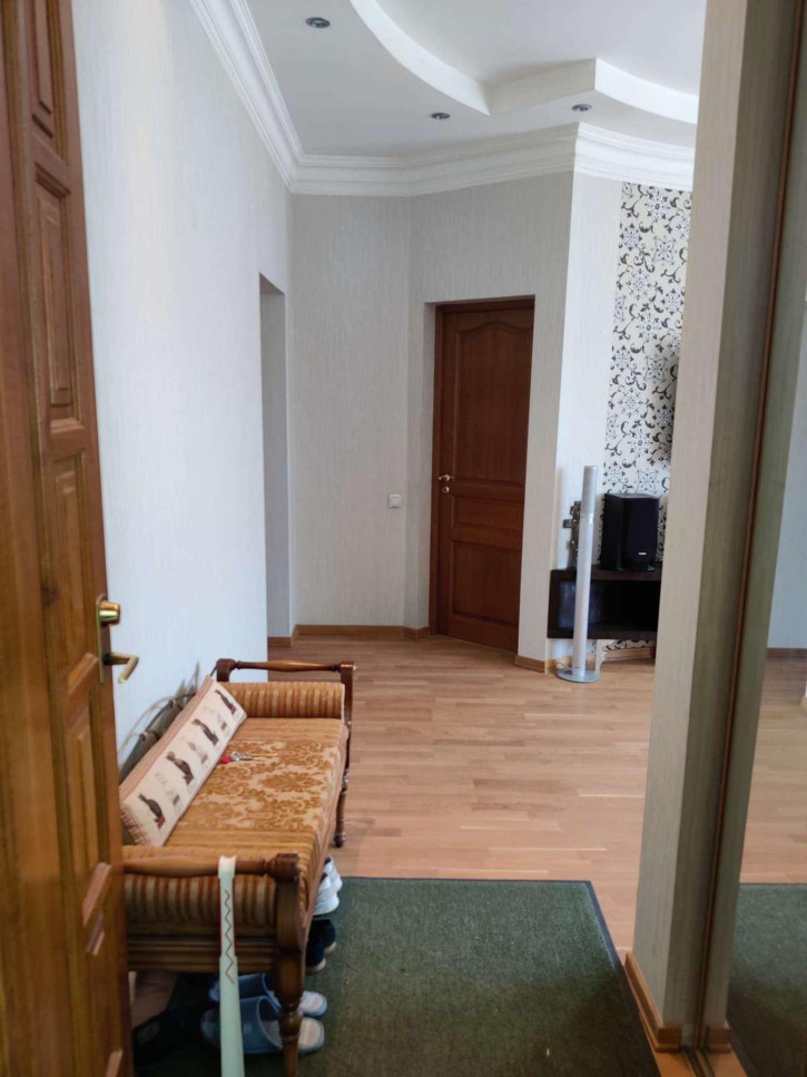 2-комн квартира Мира улица, 71