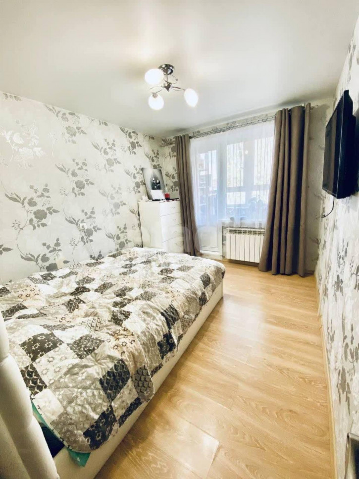 3-комн квартира Войкова, 25