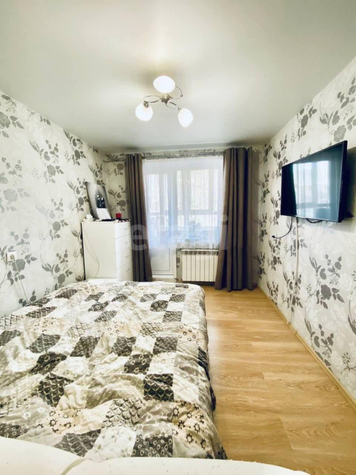 3-комн квартира Войкова, 25