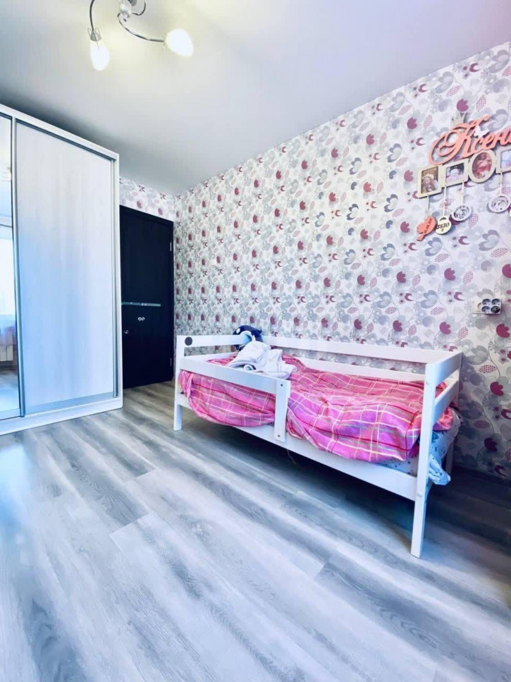3-комн квартира Войкова, 25