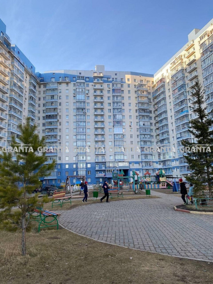 2-комн квартира ул Академика Киренского, 2И