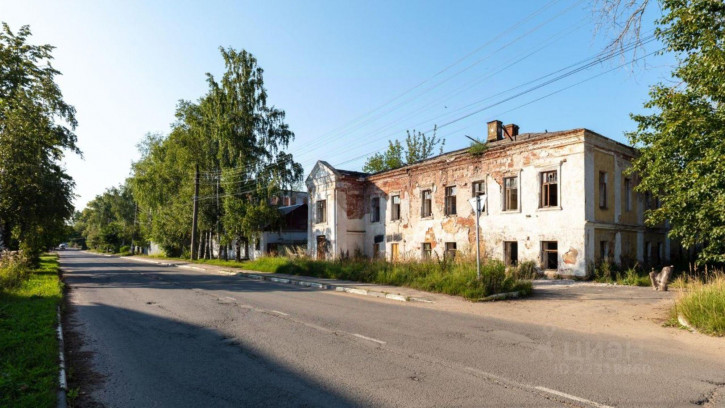 Отдельное здание улица Коммунаров, 8,  д. 8