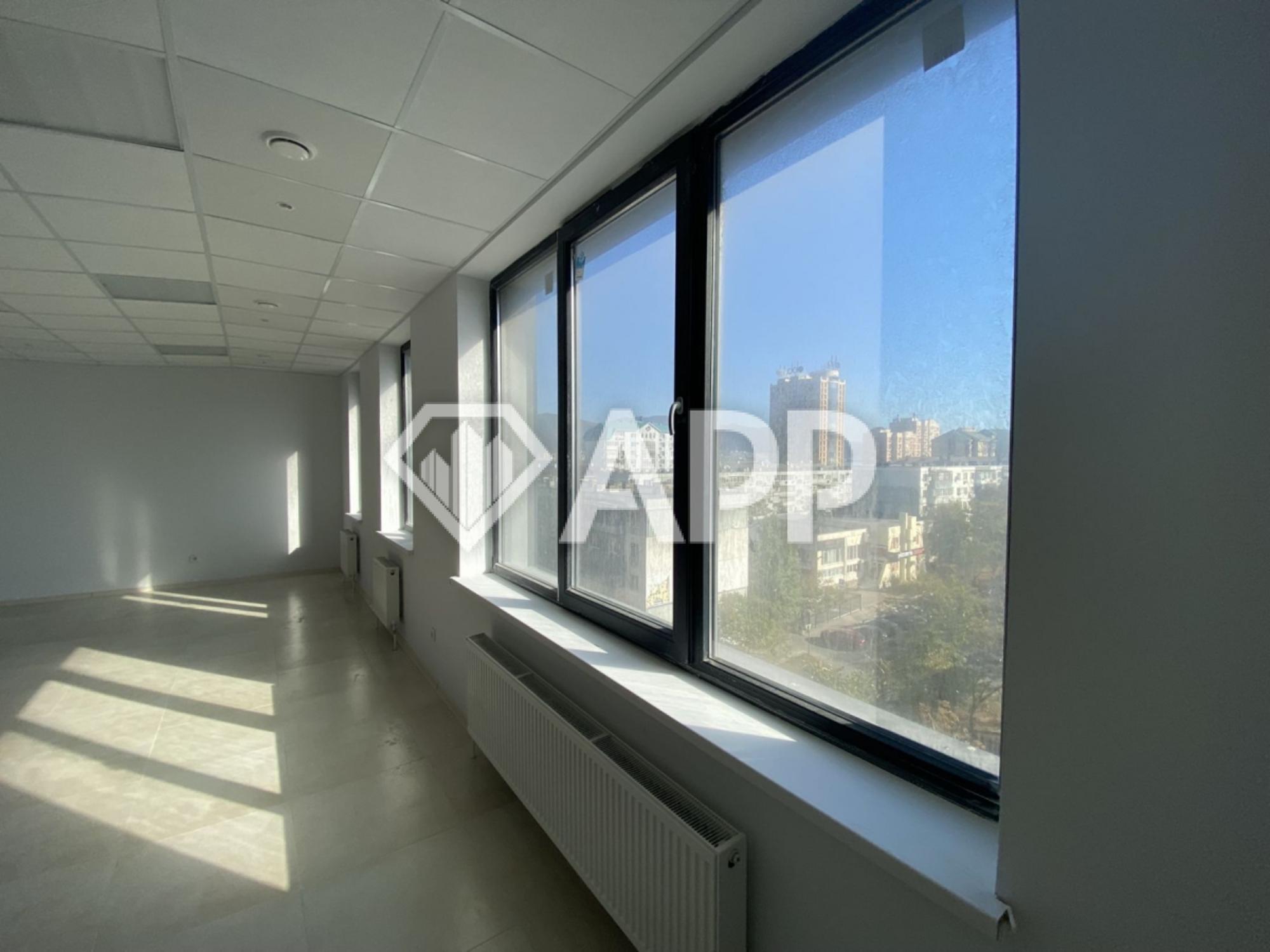 Купить офис, помещение под офис за 8 890 000 рублей на ул Губернского, 25