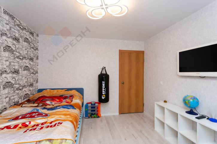 2-комн квартира Генерала Трошева ул, 31