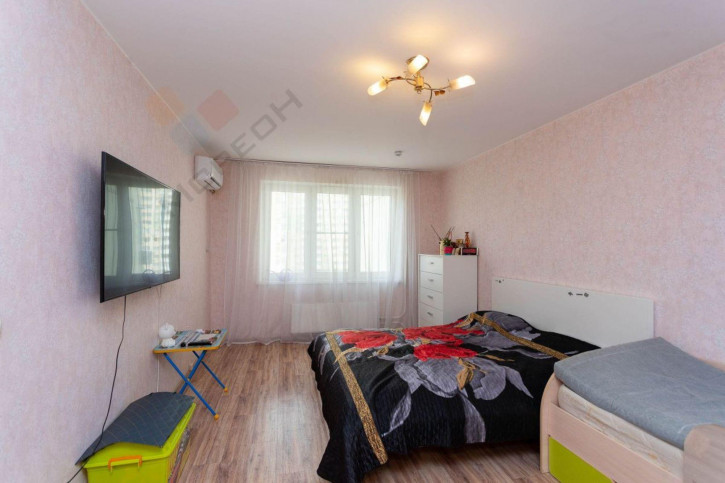 2-комн квартира Генерала Трошева ул, 31
