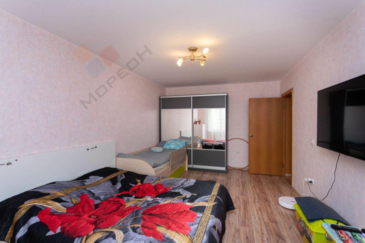 2-комн квартира Генерала Трошева ул, 31