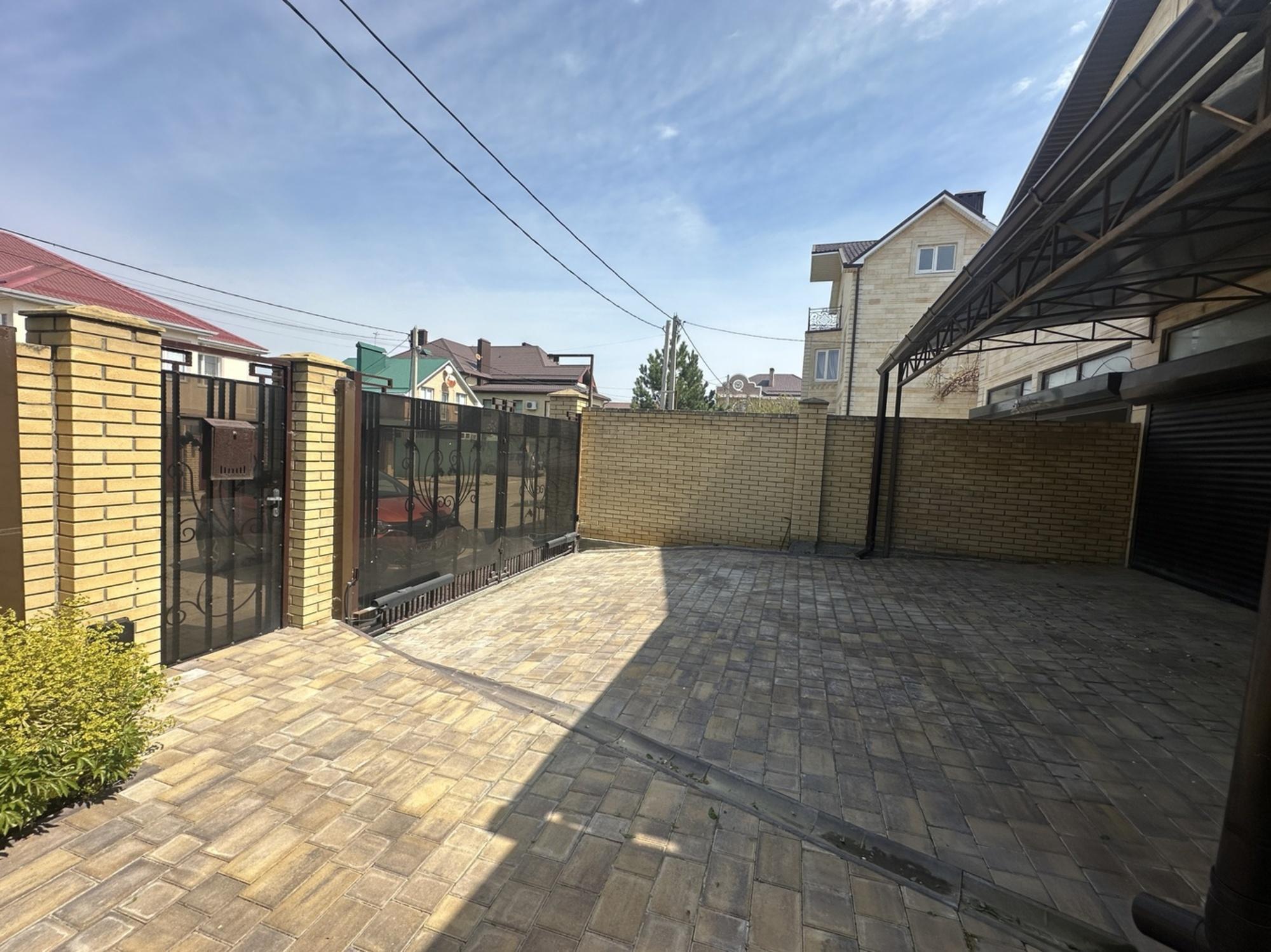 Купить дачу, дом, коттедж за 33 000 000 рублей на Желанная улица