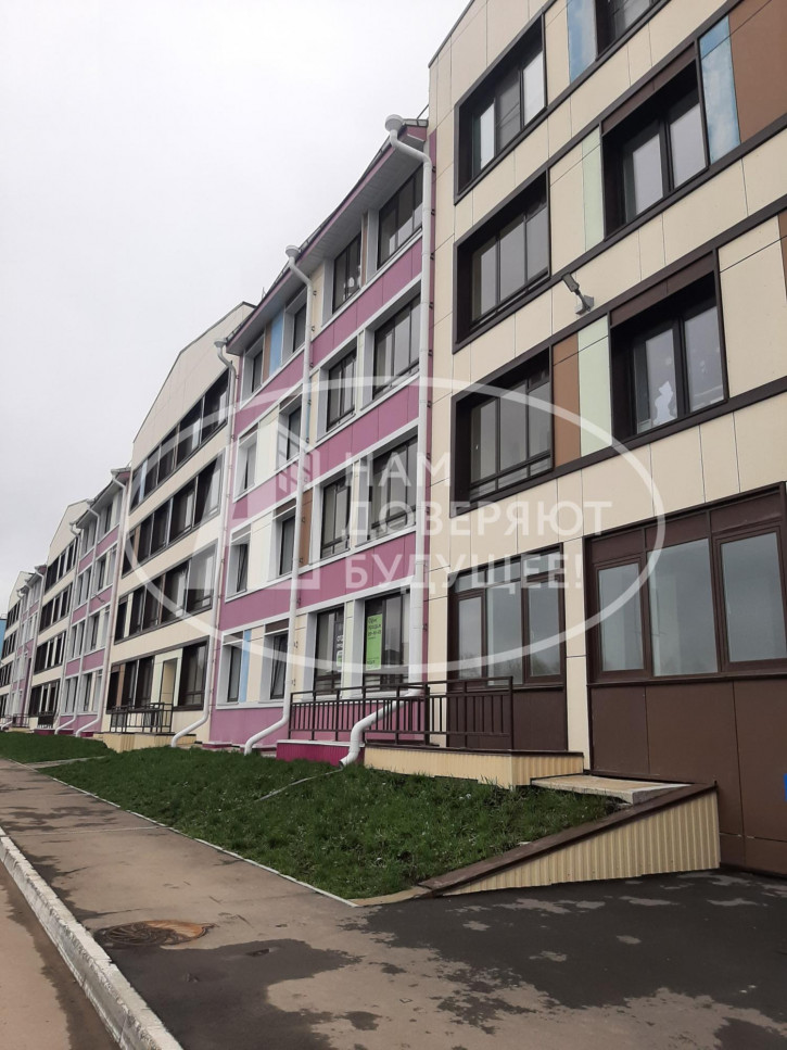 2-комн квартира улица Борцов Революции, 1А