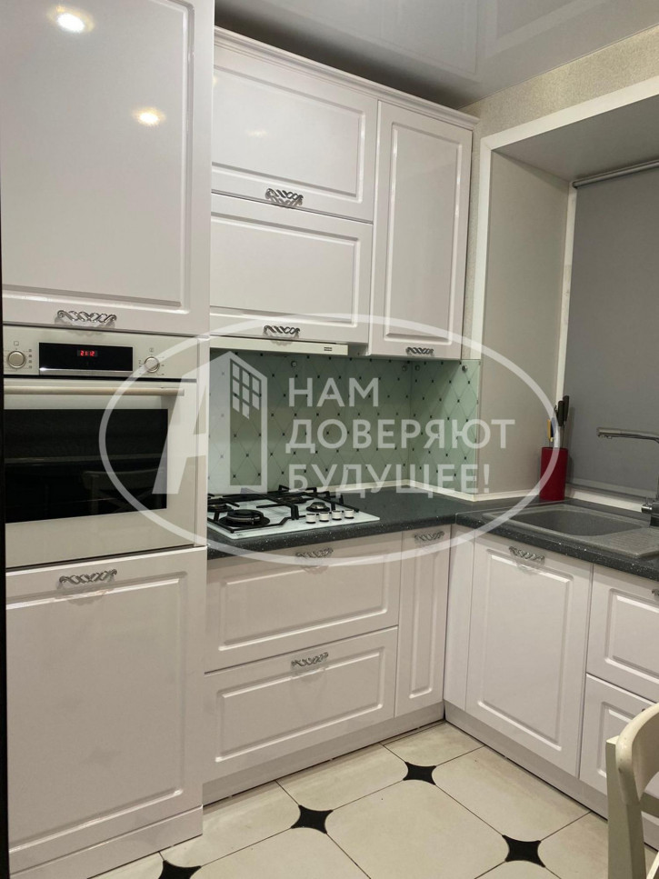 4-комн квартира Юбилейная улица, 16