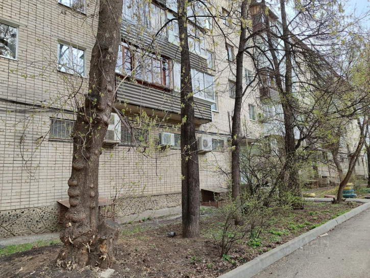 Комната улица Старых Большевиков, 45,  д. 45