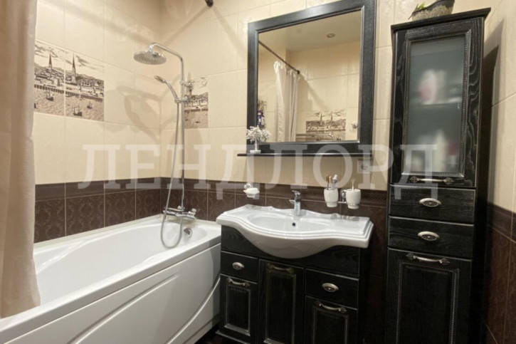 3-комн квартира улица Жмайлова, 4Е