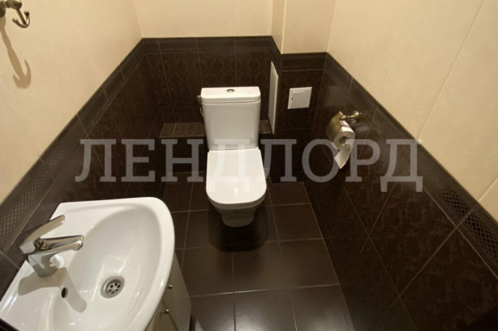 3-комн квартира улица Жмайлова, 4Е