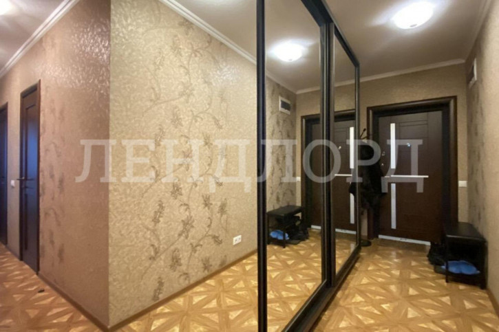 3-комн квартира улица Жмайлова, 4Е