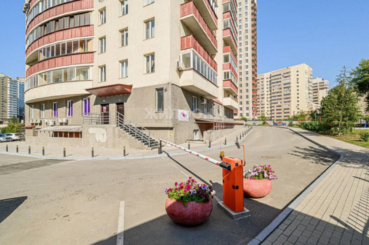 2-комн квартира Галущака, 15