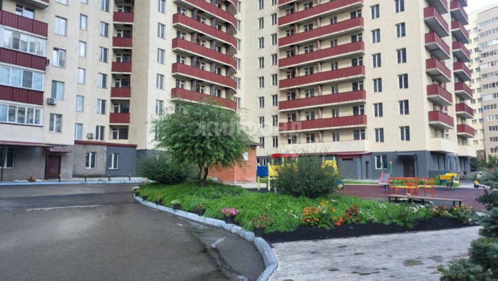 2-комн квартира Галущака, 15