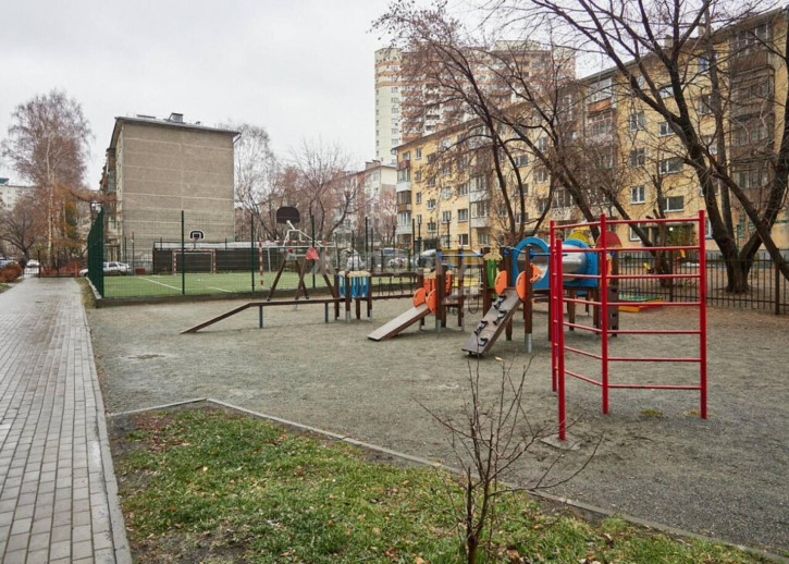 2-комн квартира Галущака, 15